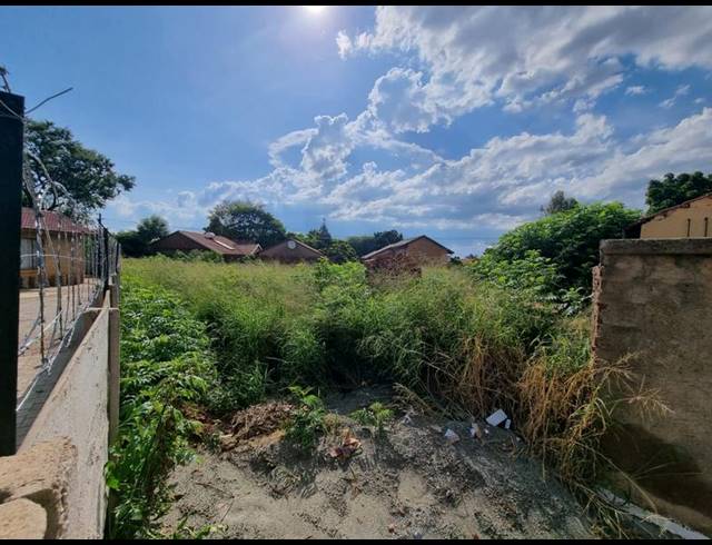 LAND FOR SALE IN FLORA PARK